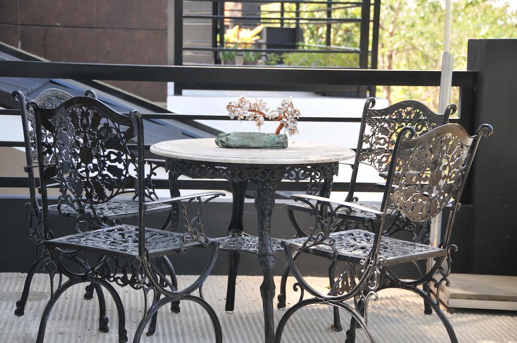 Date & Dine Resort Antipolo Luaran gambar