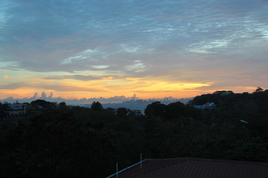 Date & Dine Resort Antipolo Luaran gambar