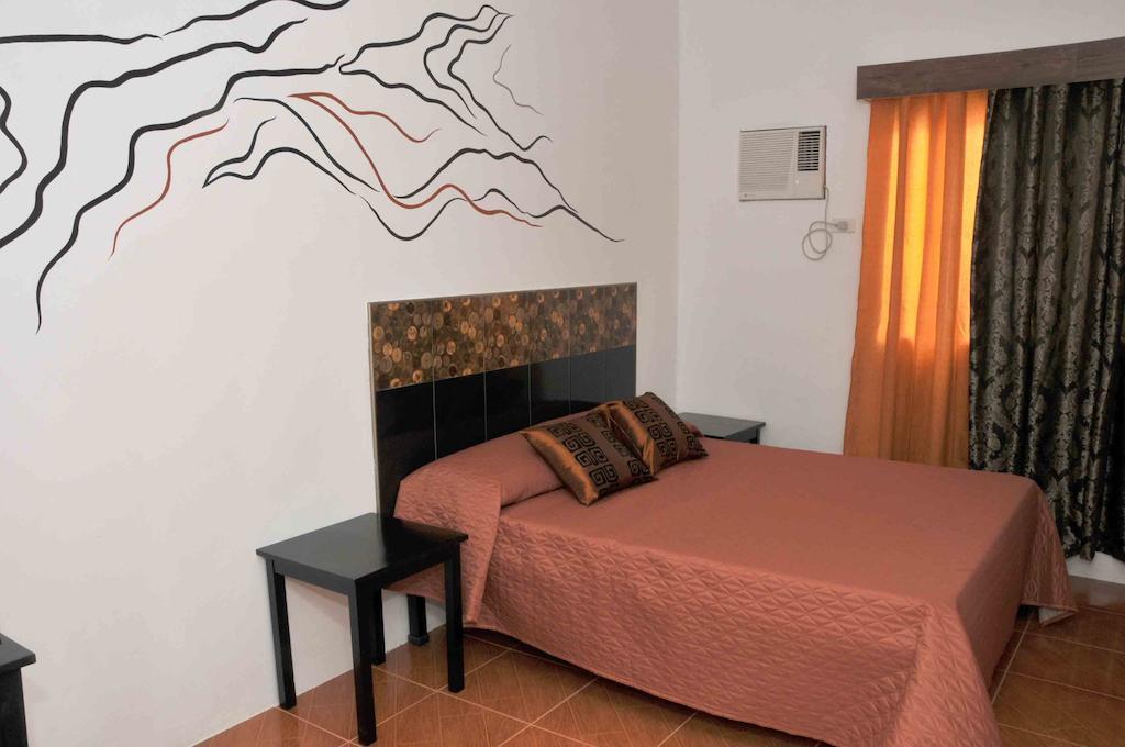 Date & Dine Resort Antipolo Bilik gambar