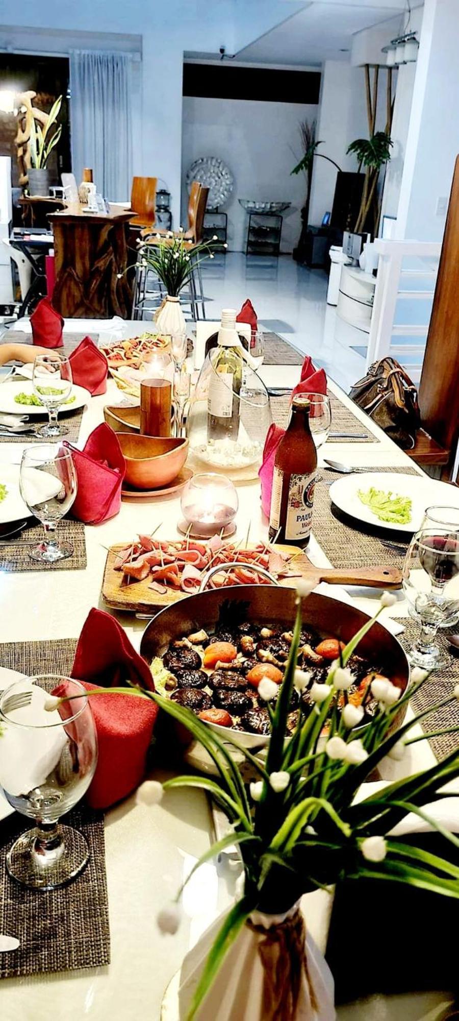 Date & Dine Resort Antipolo Luaran gambar