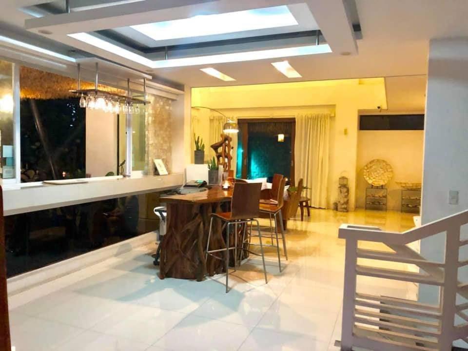 Date & Dine Resort Antipolo Luaran gambar